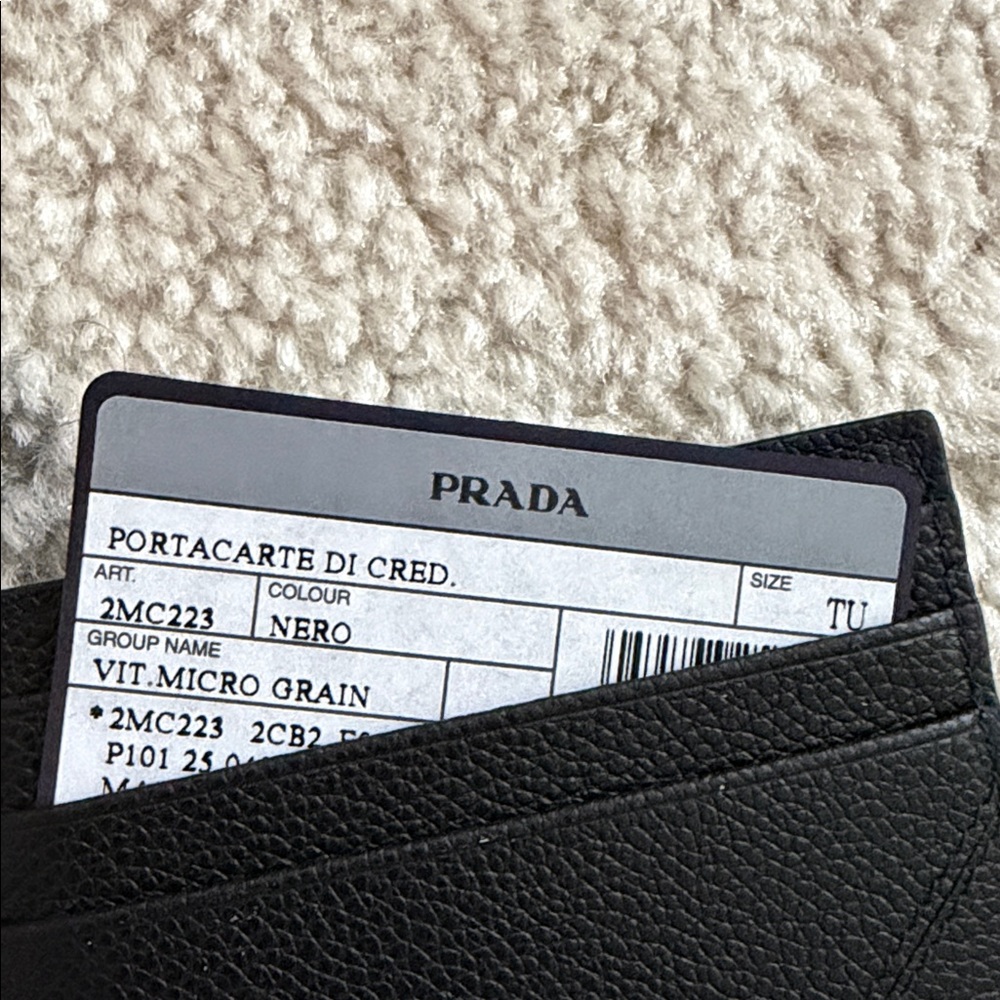 Prada Men’s Black Leather Card Holder - Picture 4 of 4